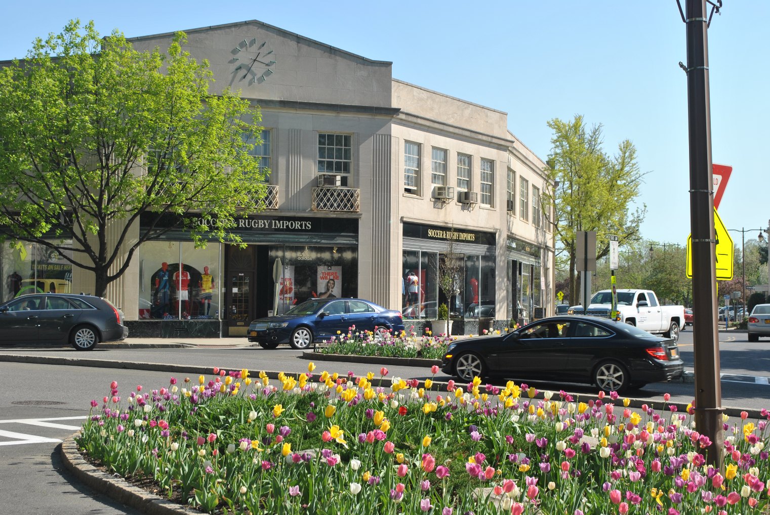 an image of a small village just north of new york citiy